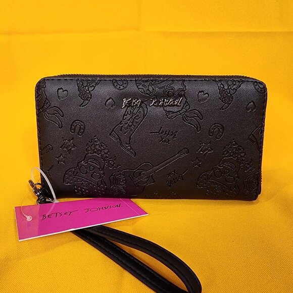 Betsey Johnson Skull Cowboy Western Black Wallet Wristlet Zip Around NEW - Picture 14 of 14